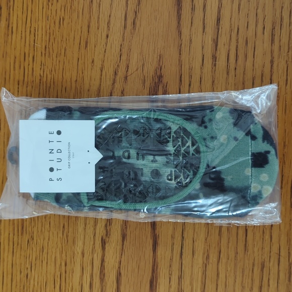 Pointe Studio Active Grip Socks - Picture 1 of 2